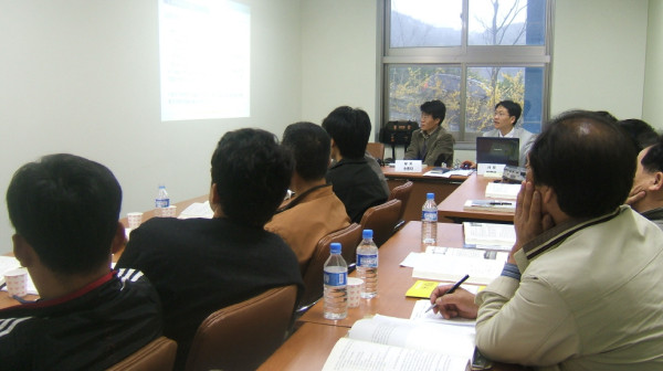 마을대회_4분과_마을규약 검토 장면